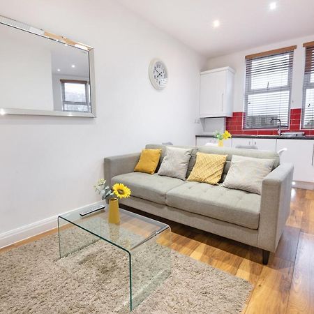 Modern Apartment Close To City Centre With Parking Лідс Екстер'єр фото