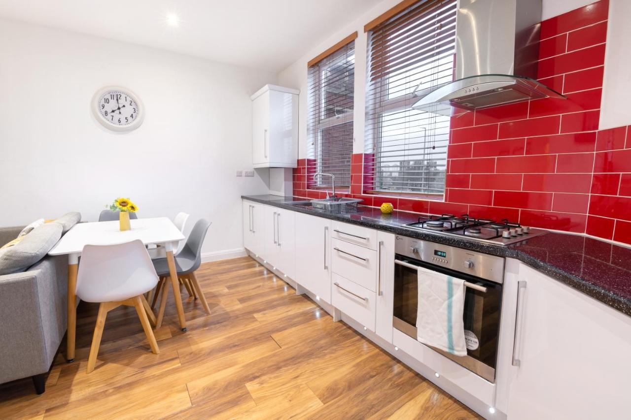 Modern Apartment Close To City Centre With Parking Лідс Екстер'єр фото