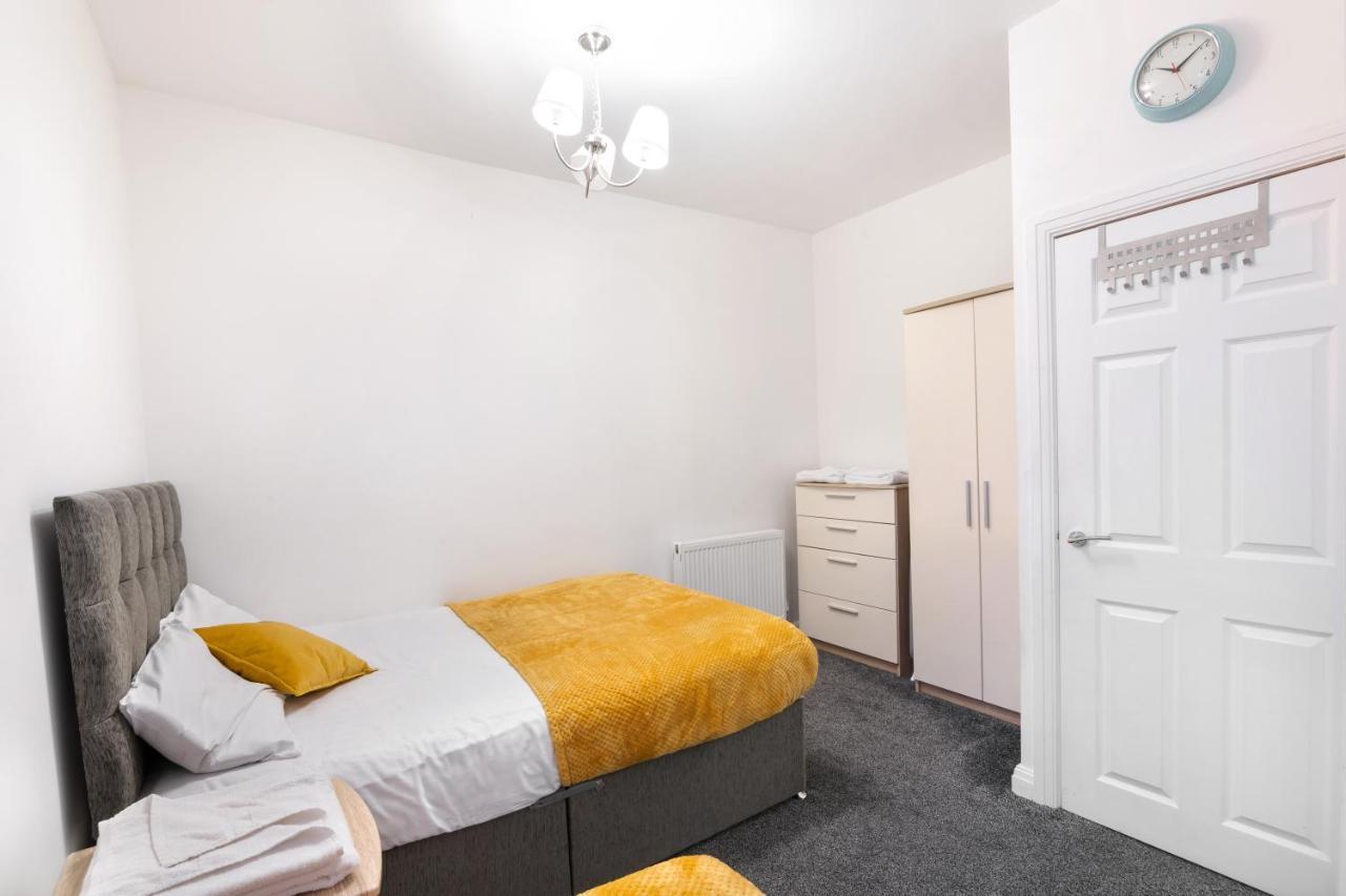 Modern Apartment Close To City Centre With Parking Лідс Екстер'єр фото