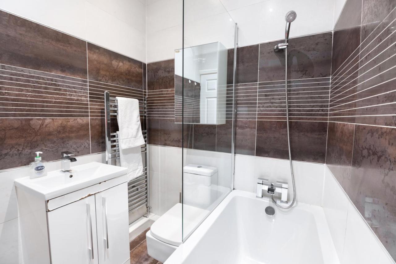 Modern Apartment Close To City Centre With Parking Лідс Екстер'єр фото